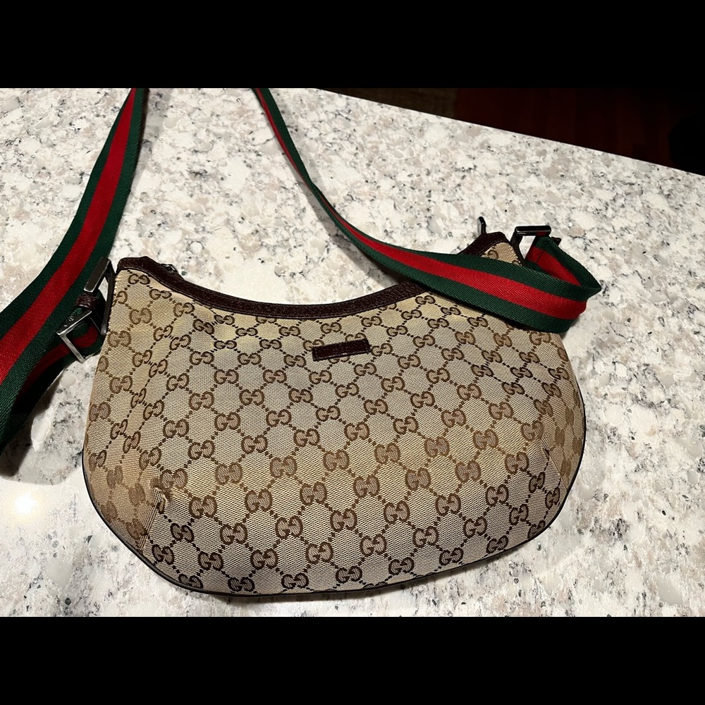 Authentic, Vintage sherry line Gucci crossbody bag.